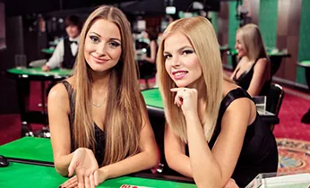 Game slot video hiện đại với chủ đề phiêu lưu và đồ họa sống động